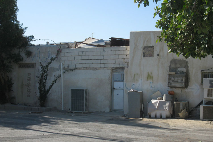 جزیره هرمز+هرمزگان +دهانه تنگه هرمز +تاریخچه+دیدنی های هرمز+قلعه پرتغالی‌ها+روستای هرمز+خاک رنگی+