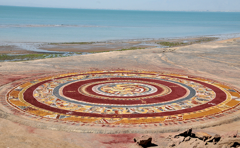 جزیره هرمز+هرمزگان +دهانه تنگه هرمز +تاریخچه+دیدنی های هرمز+قلعه پرتغالی‌ها+روستای هرمز+خاک رنگی+